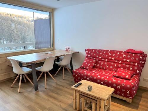 Les Claux Apartment | Charmant T2 cabine, rénové, 6 couchages, à 20m des pistes, parking privé – Vars Les Claux - FR-1-330B-208