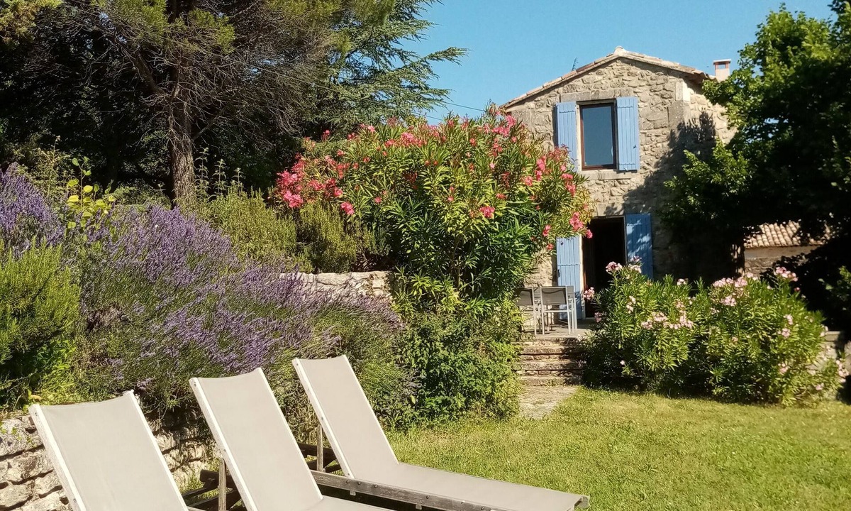 Lacoste House | Charme D'un mas en Luberon, Calme, vue Panoramique, Piscine, Cheminée