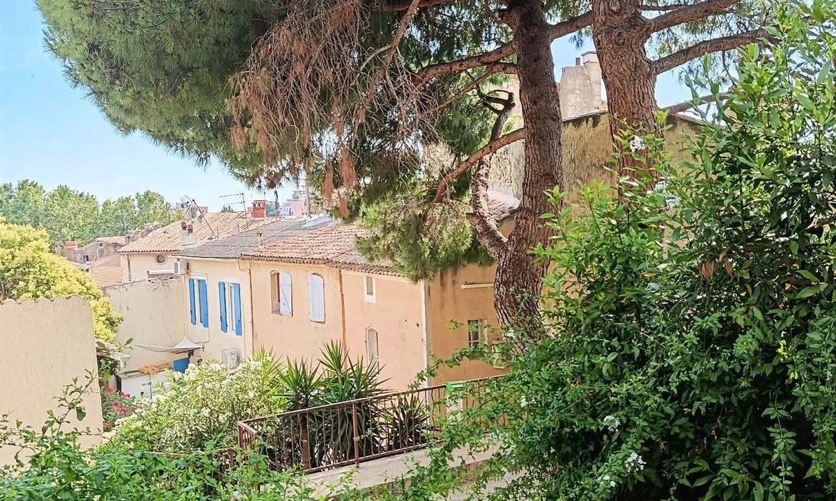 Istres House | Charming 3-room apartment in the heart of Istres with an air purifier