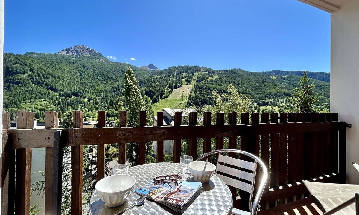 Chantemerle Apartment | Charming 6-Pax Apt in Serre-Chevalier, South & West Balconies, Ski Locker