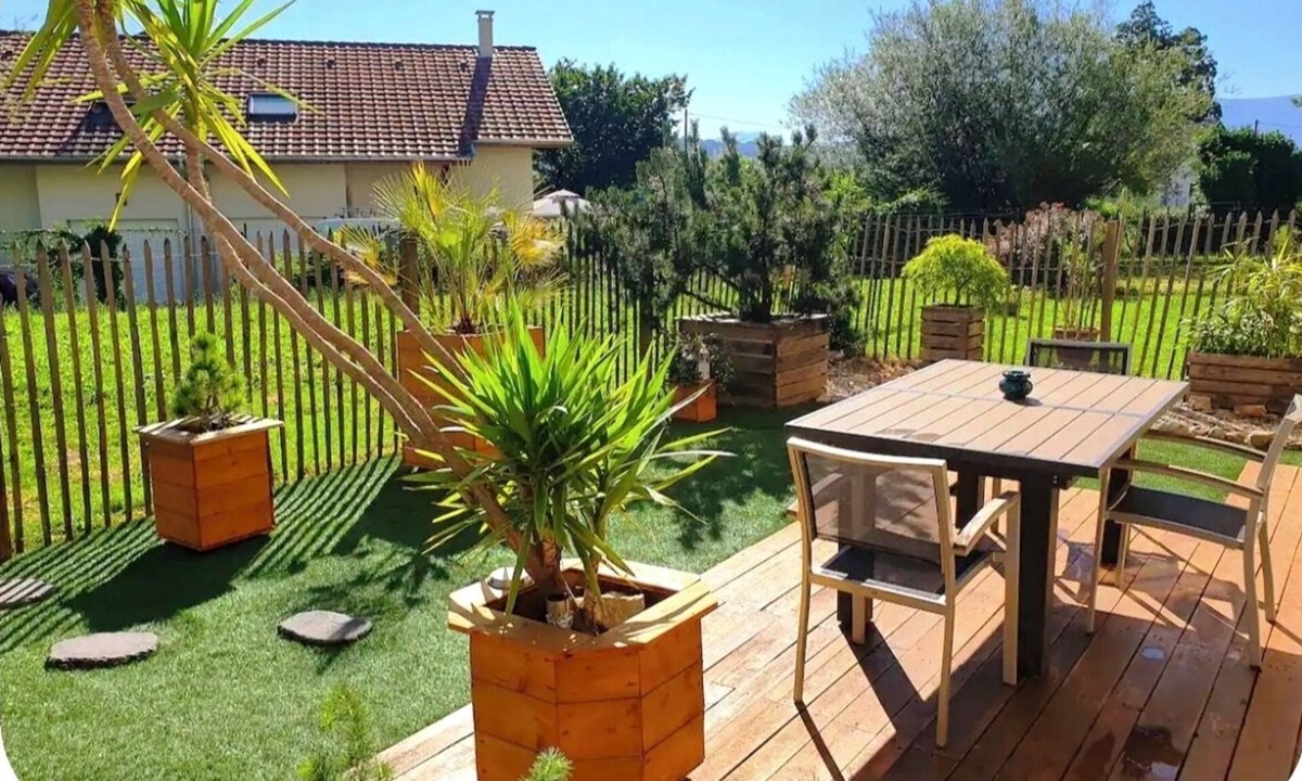 Rumilly Apartment | CHARMING APARTMENT WITH GARDEN AND HAMMAM