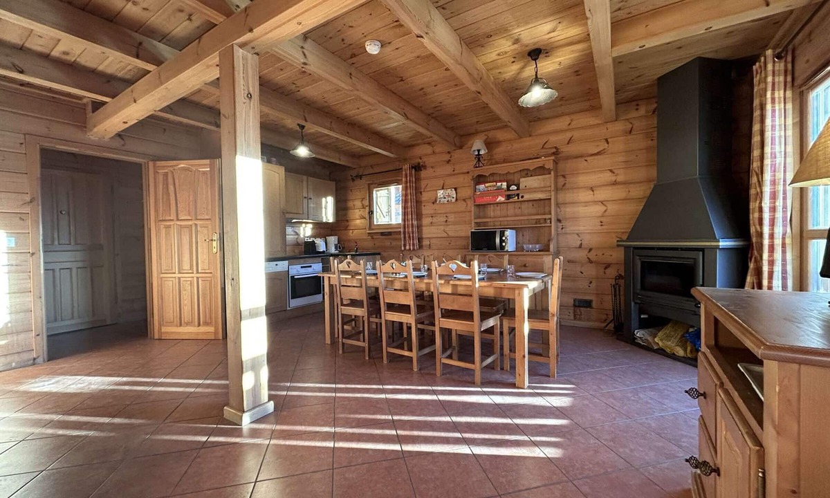 La Joue du Loup Ski Chalet | Charming Chalet for 8 with Pool, Terrace, and Mountain Views near Fontettes Lift