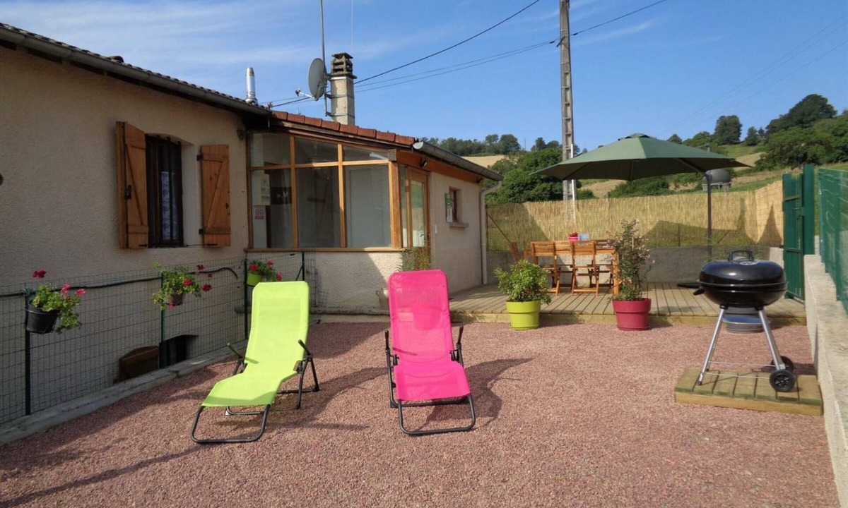 Saint-Marcel-dʼUrfe Cottage | Charming farmhouse with terrace and pets allowed