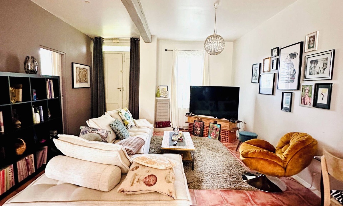 Salleles-d'Aude House | Charming home on the Canal du Midi | 4 bedrooms | Fiber-optic internet | Garden | Spacious living room
