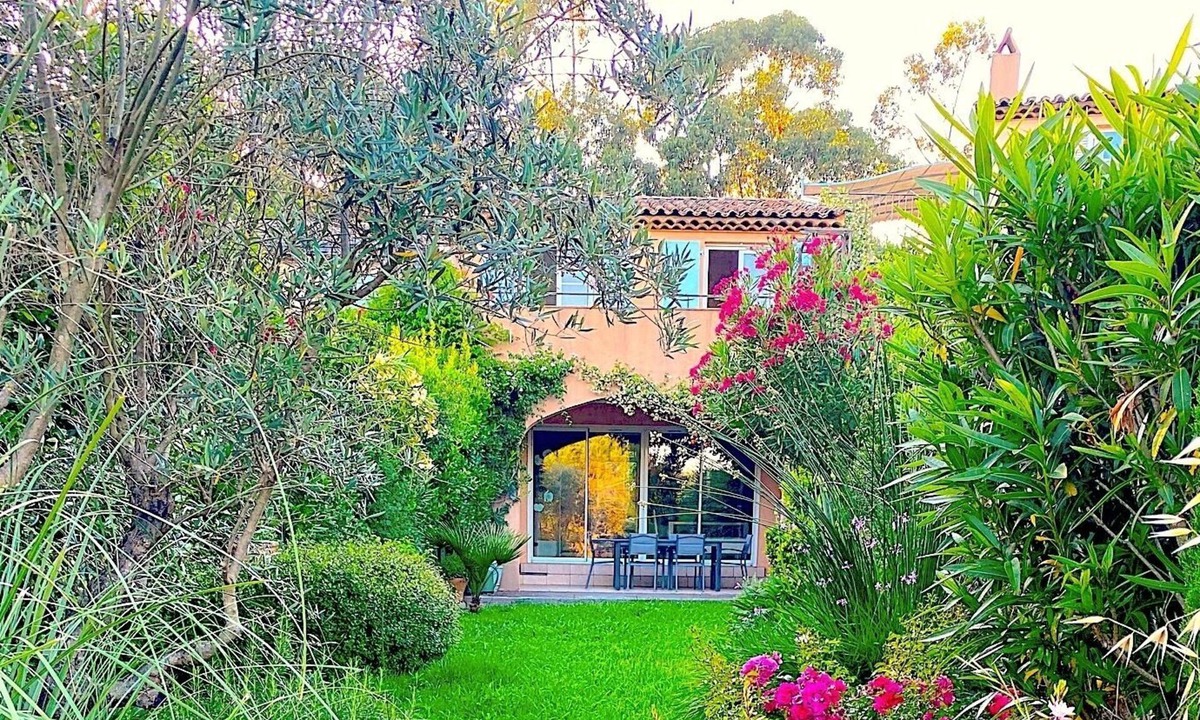 Cote d'Azur- French Riviera House | Charming House in the Private Golf Club of Saint-Tropez – Up to 8 Guests