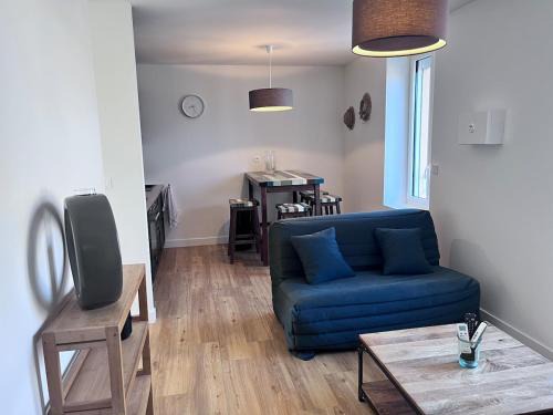 L'Hopital-le-Grand Apartment | Clim, TV LED, iMac - T2 design 1 à 4 pers équipé