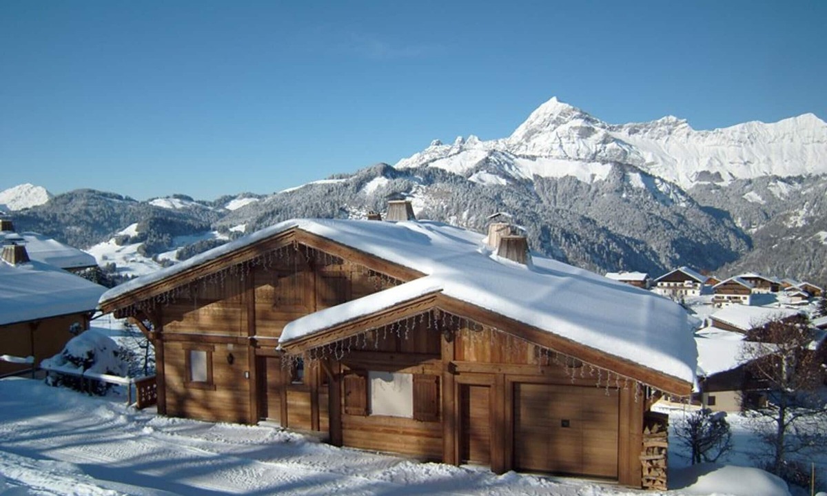 Crest-Voland Ski Chalet | Comfortable chalet for 12 with WiFi and parking, near slopes