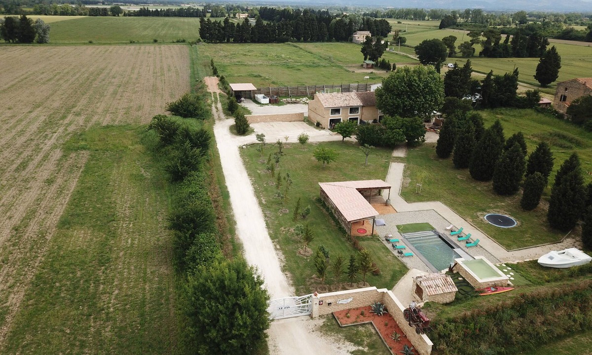 Bedarrides Other | Completely renovated 17th-century Provencal farmhouse