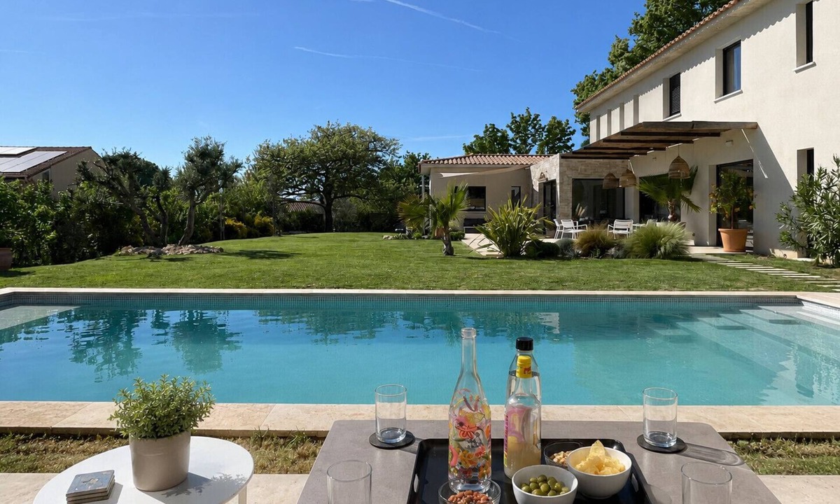 Eguilles House | Contemporary villa with pool near Aix-en-Provence
