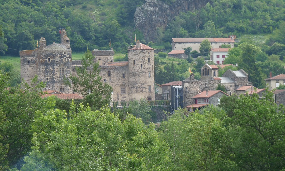 Saint-Vidal Cottage | cottage refurbished for nine 6 people le puy en velay AUVERGNE