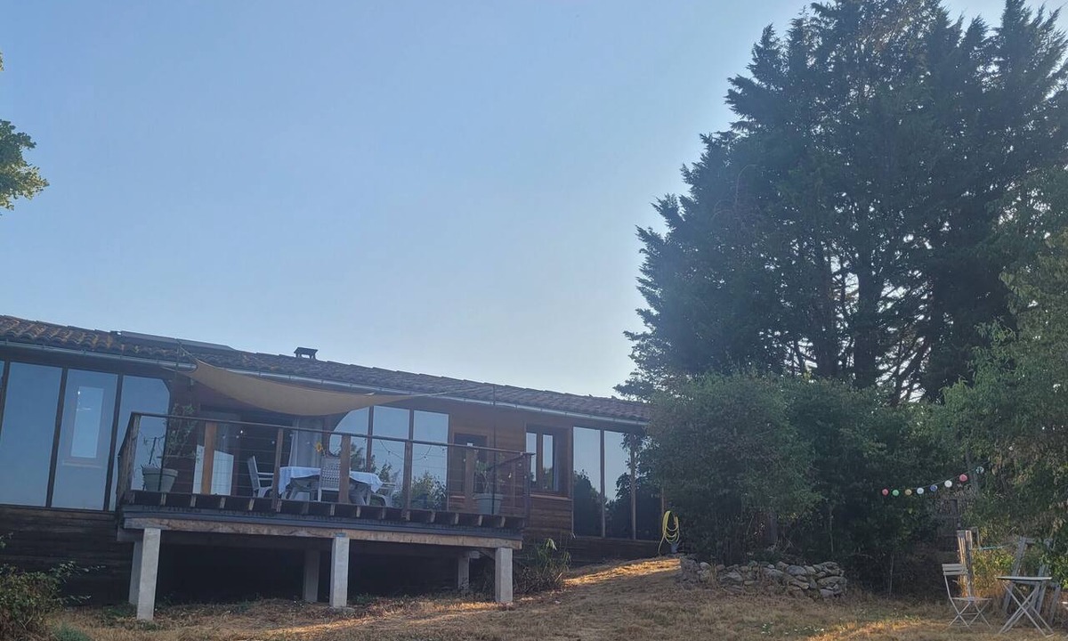 Roumengoux Ski Chalet | Cozy 2-bedroom chalet in gorgeous Roumengoux with AC