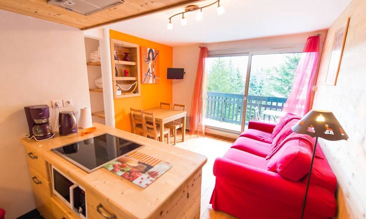 La Salle-les-Alpes Apartment | Cozy 2-Room Apartment, 4 Sleeps, 200m from Slopes, La Salle les Alpes