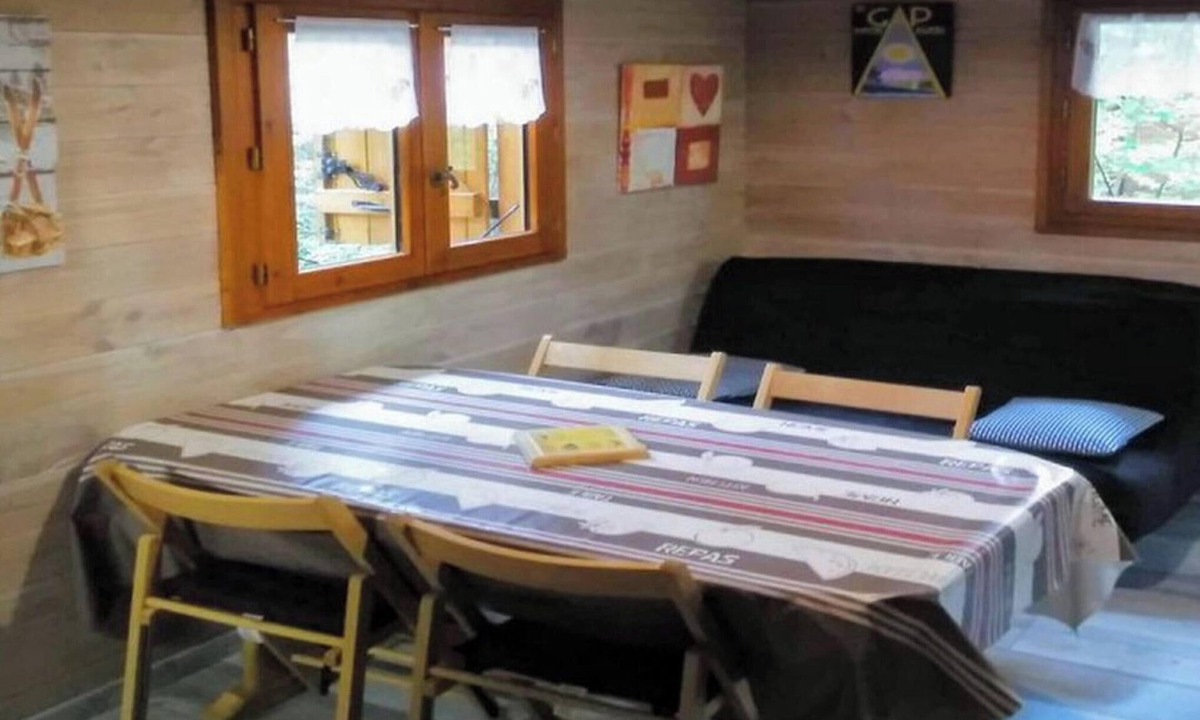 La Roche-des-Arnauds Ski Chalet | Cozy chalet for 4 guests