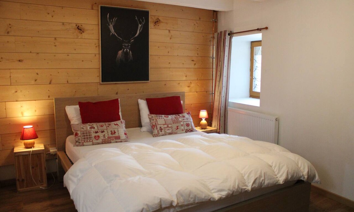 Meaudre Apartment | Cozy Retreat: The Charm of a Sheepfold and a Private Terrace