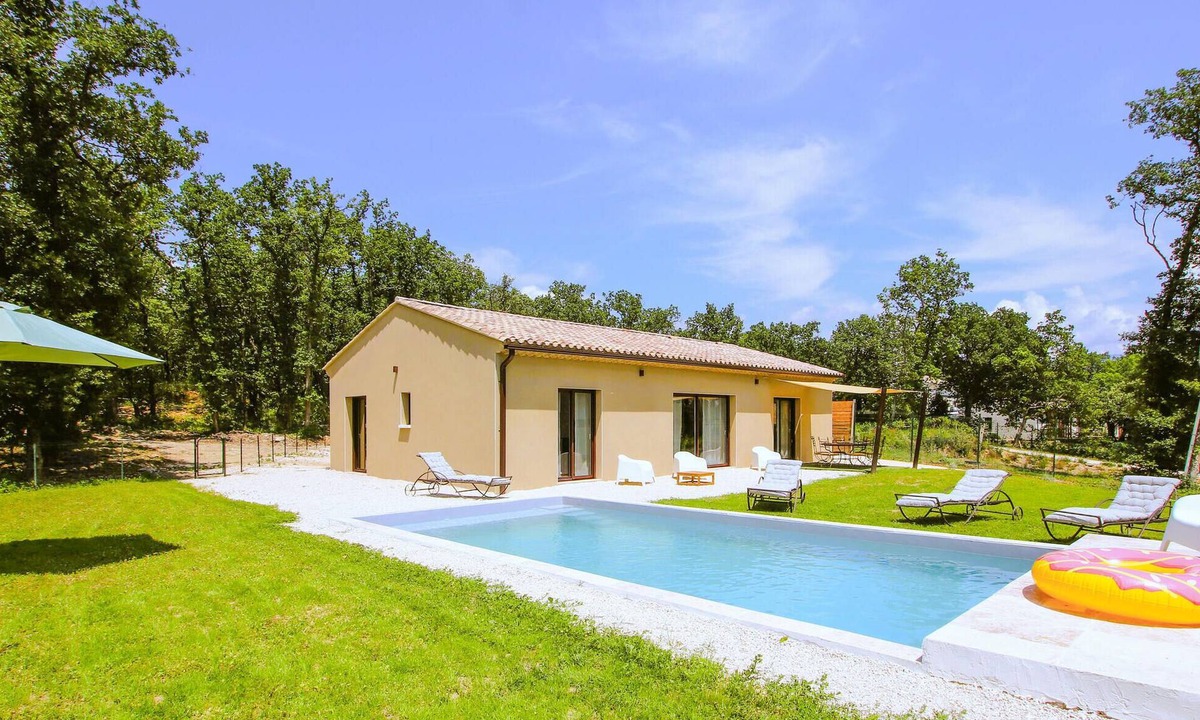 Grignan House | Cozy home in Grignan with private swimming pool, can be inside or outside