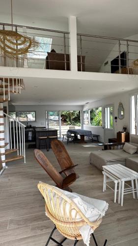 La Faviere House | Dedans-dehors - 10 min from the beach wifi air conditionated