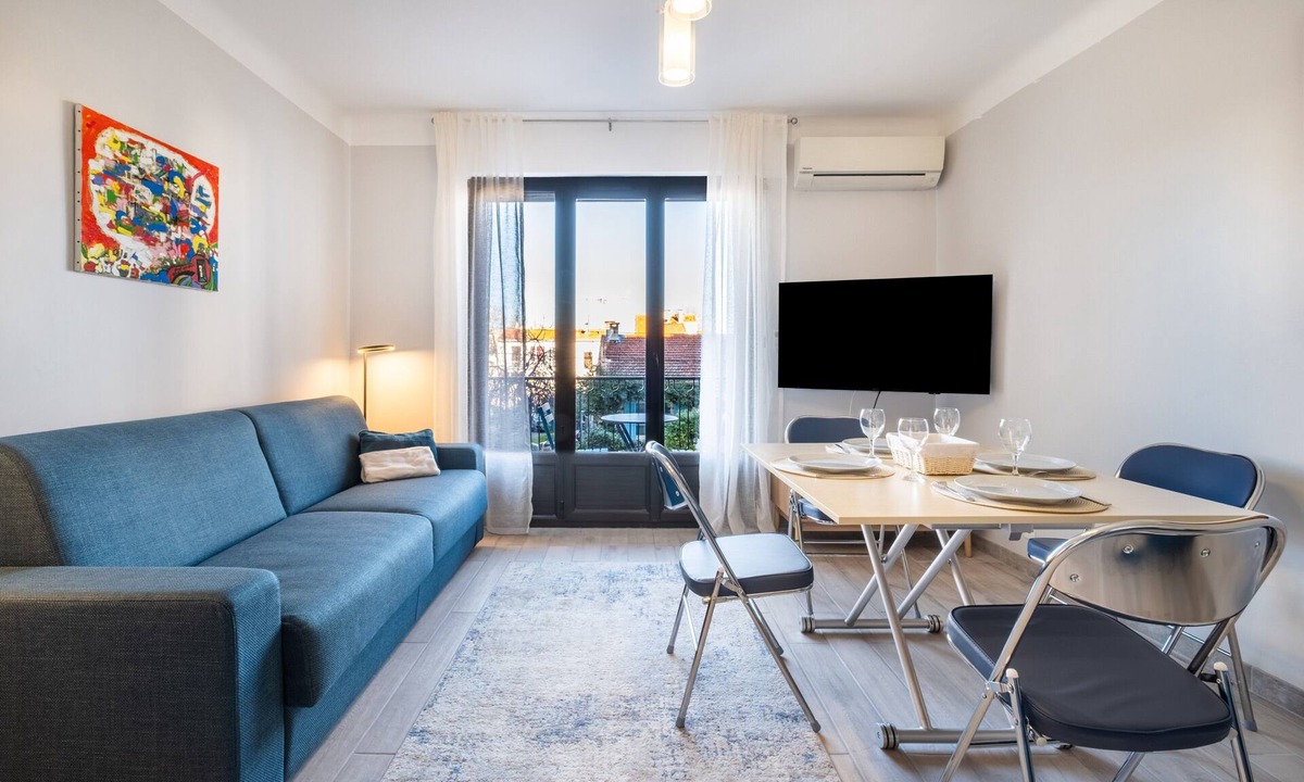 Frejus Plage Apartment | Doux Zéphir – Marine Serenity and Tranquility by the Sea
