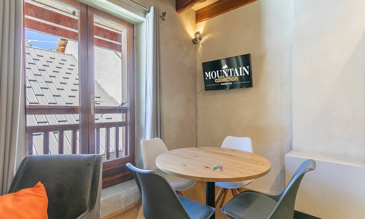 Monetier-les-Bains Apartment | Duplex apartment in village center - guests