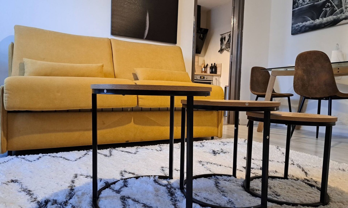 Nimes Apartment | Entire Apartment for 3–4 People - Wi-Fi - Private Parking