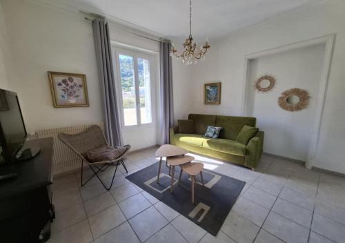 Le Teil Apartment | Entire place, Villa Roger apartment, Le Teil