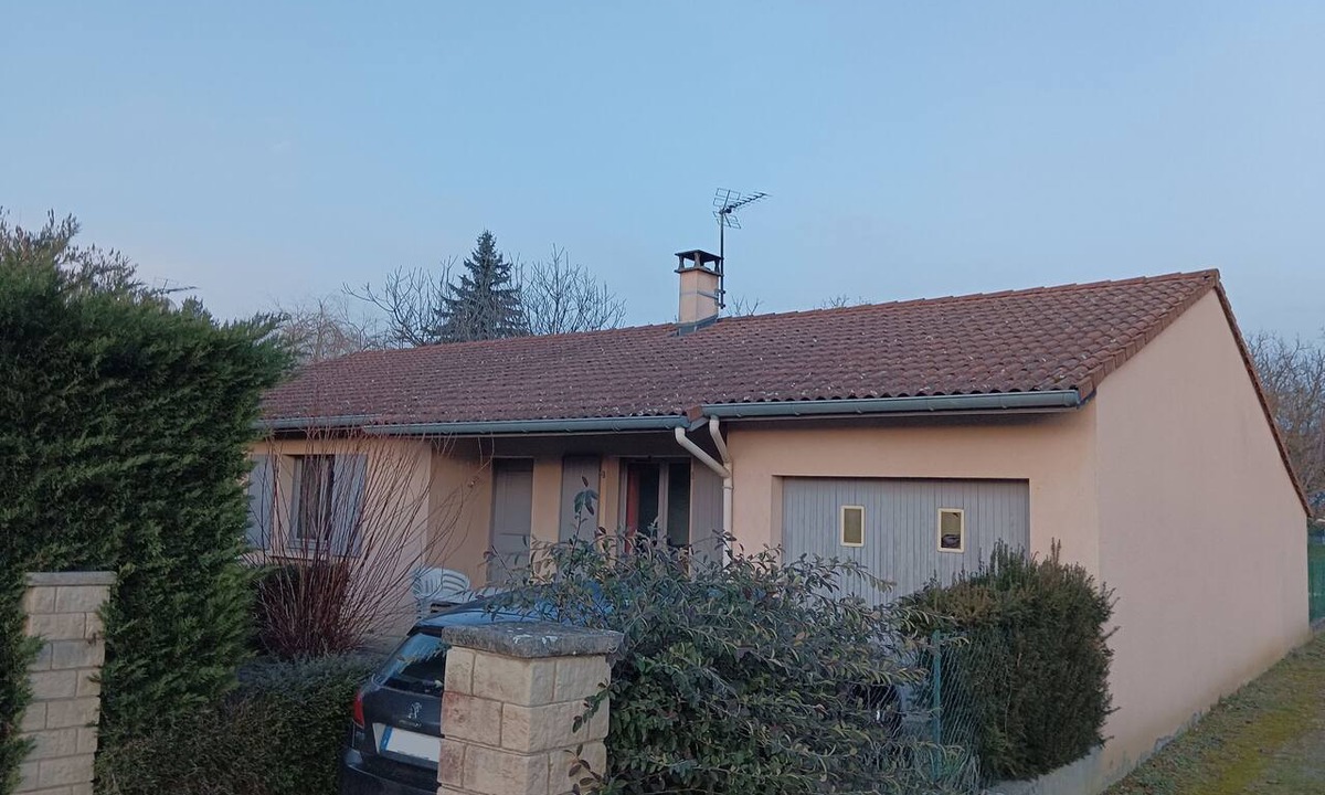 Chatte House | Family home for 14 people with a pool table, foosball table, and garden