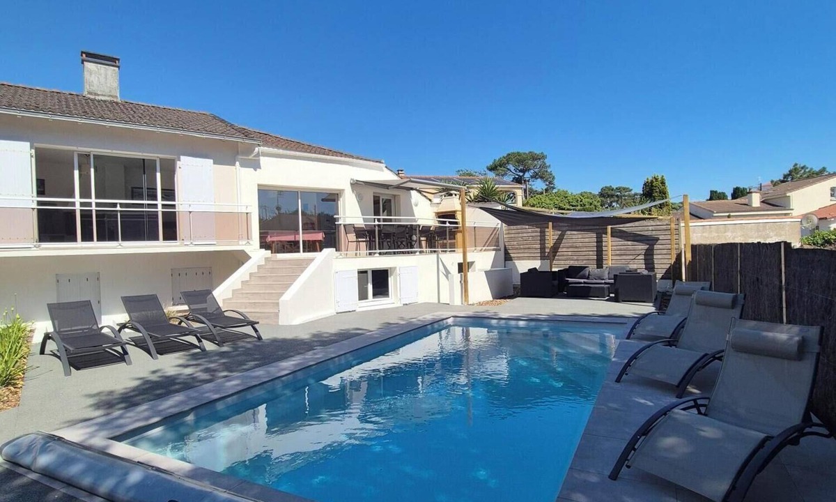 Jard-sur-Mer House | Family house with swimming pool 150 m from the beach
