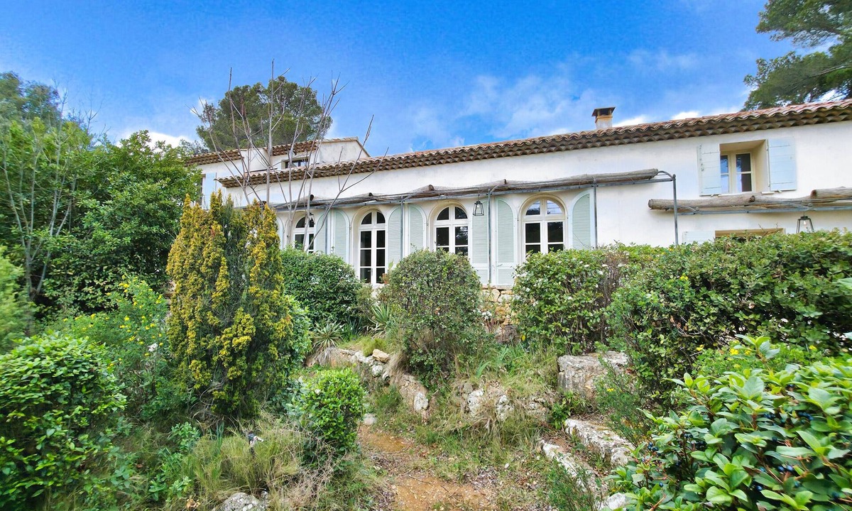 Saint-Marc-Jaumegarde Other | Farmhouse at the foot of the Ste Victoire mountain, near Aix en Provence