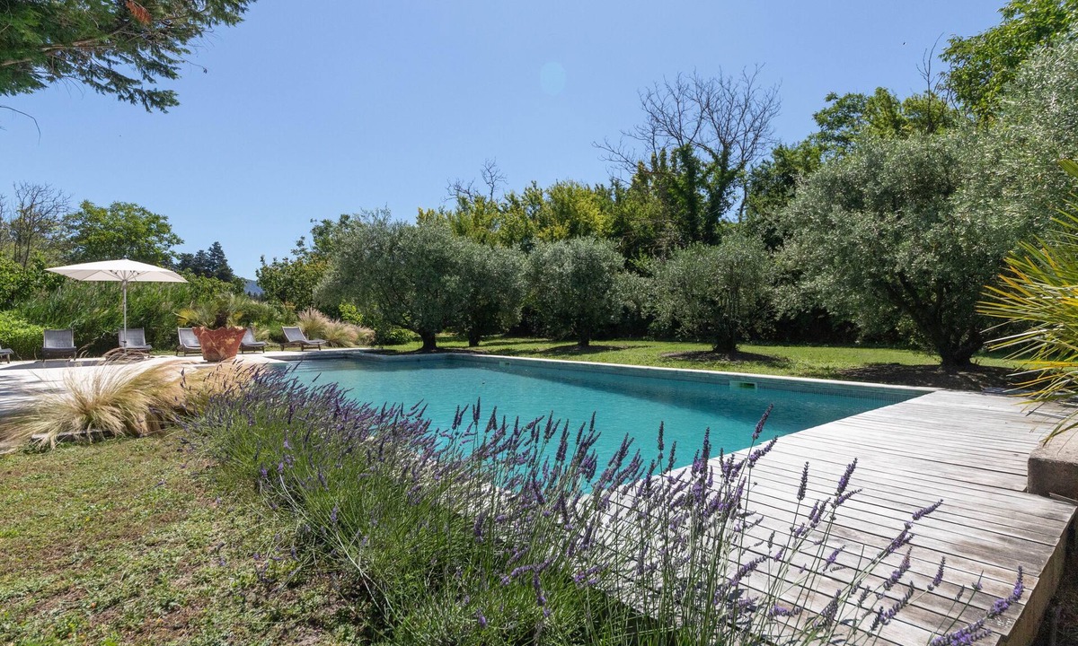 L'Isle-sur-la-Sorgue House | Farmhouse in Provence, farmhouse, private in a 7 hectares park, heated pool