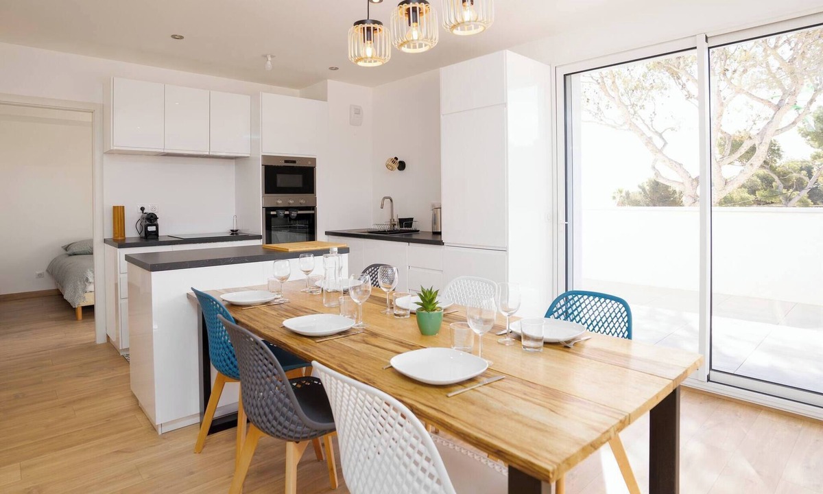 Carry-le-Rouet Apartment | Flat Beach front Swimming Pool and Parking