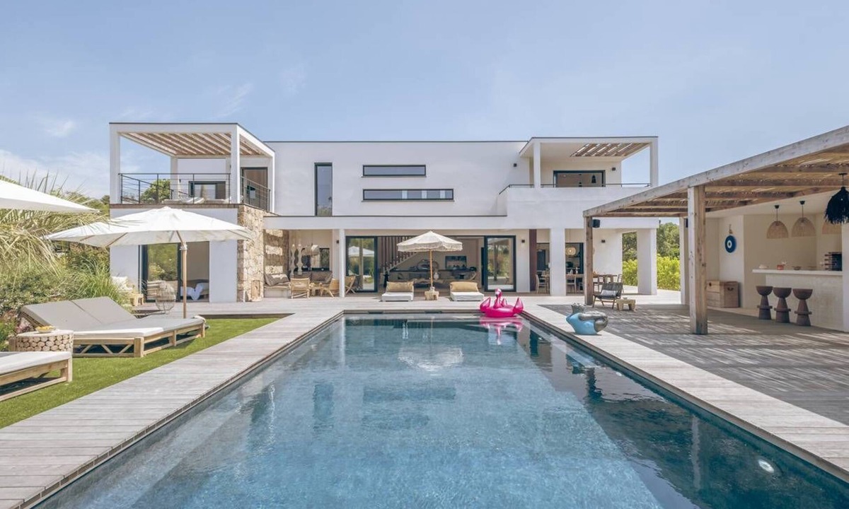 Cirendinu House | Villa Bambou. 10 pers, piscine chauffée, 10 mn plage à pieds