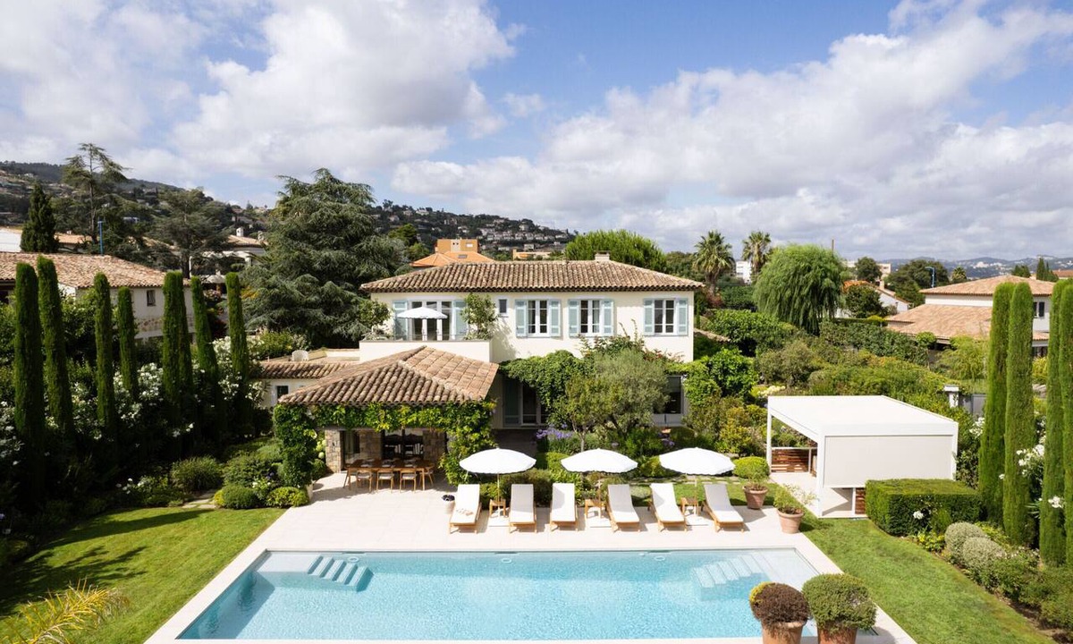 Mandelieu-La-Napoule Villa | Fully renovated luxury villa with pool, garden, and easy access to beaches and golf courses.