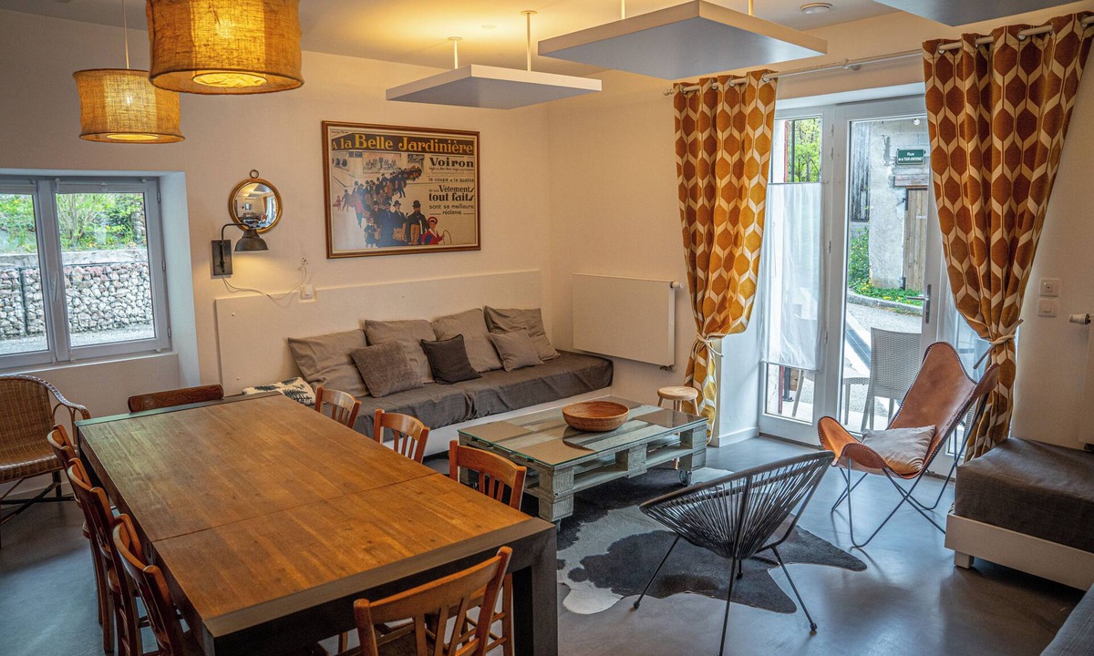 Saint-Pierre-d'Entremont Apartment | Gîte 8 pers Chartreuse: terrace, mountain view, balneo, 3 bedrooms, 2 bathrooms | Le Dauphin