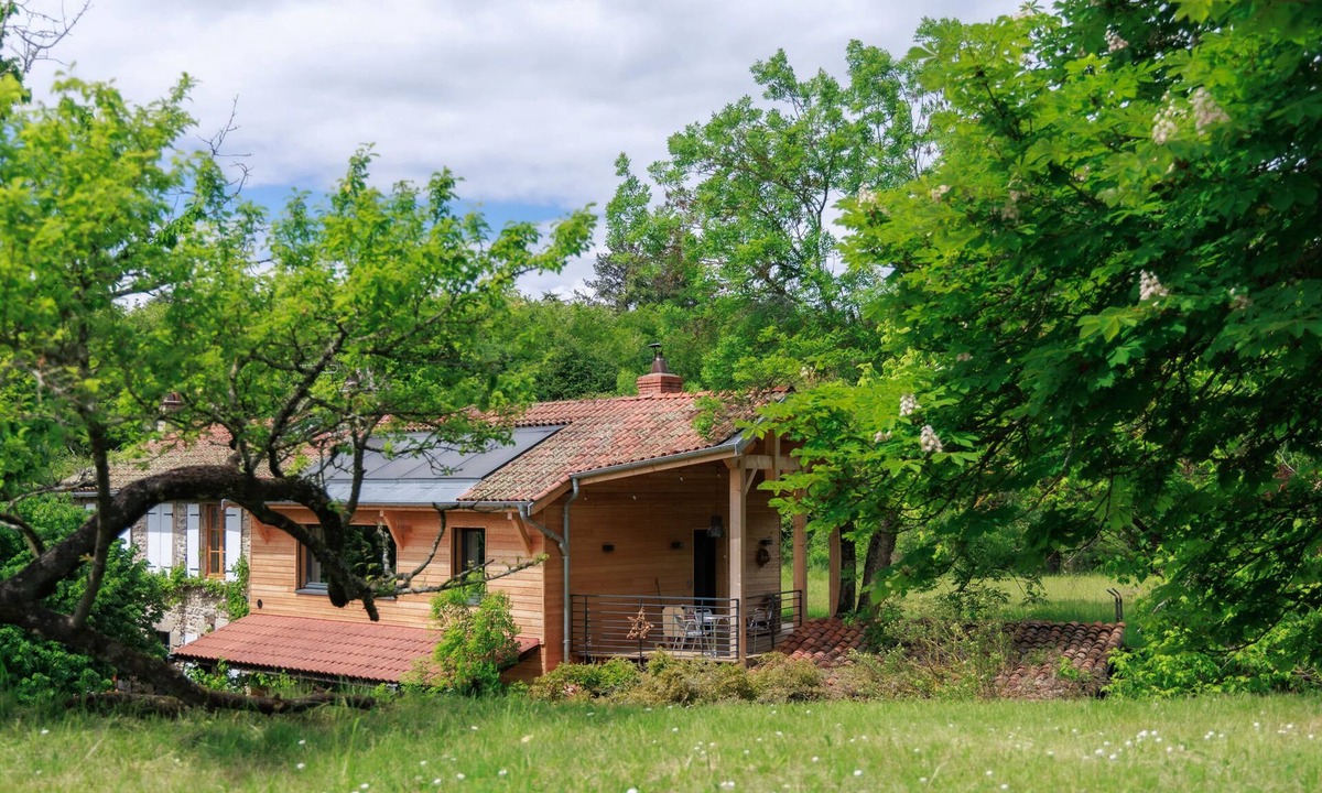 L'Arbresle Bed & Breakfast | Gîte + extra room in L'Arbresle