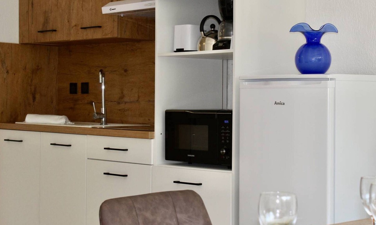 Villeneuve Loubet Beach Apartment | Garden-Level 2-Room Apartment, 100m from Beach, A/C, Terrace, Free Parking