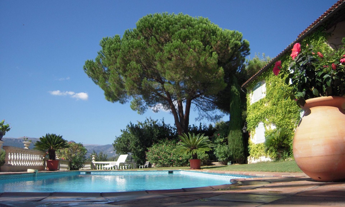 Cagnes-sur-Mer Villa | Garden level in magnificent Provencal villa, south-facing terrace, private pool.