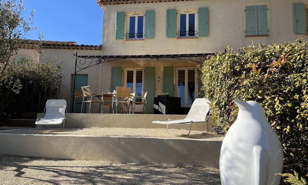 Pont Royal House | Golf Pont Royal Air-conditioned house 3 bedrooms 2 bathrooms Swimming pool and Parking