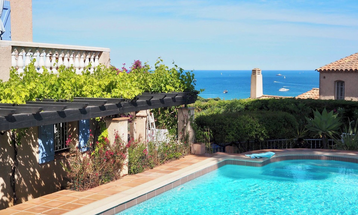 La Nartelle Villa | Gorgeous sea view, heated pool, jacuzzi, sauna, close to the beach.