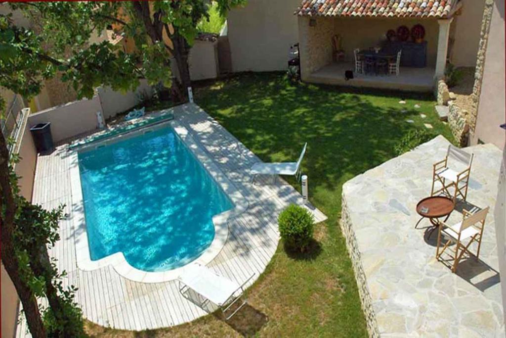 Goult House | Goult Villa Sleeps 8 Pool