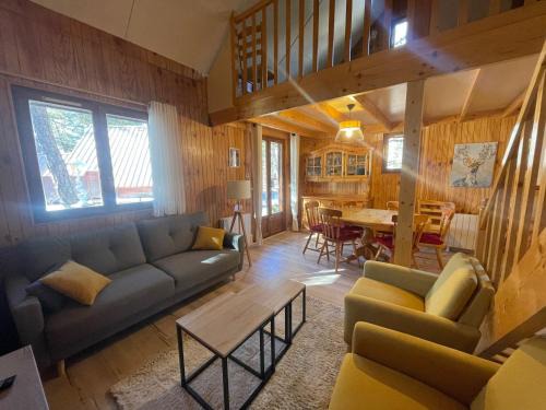 Barcelonnette Ski Chalet | Grand chalet à Barcelonnette, j'usqu'à 8 personnes - FR-1-165A-121