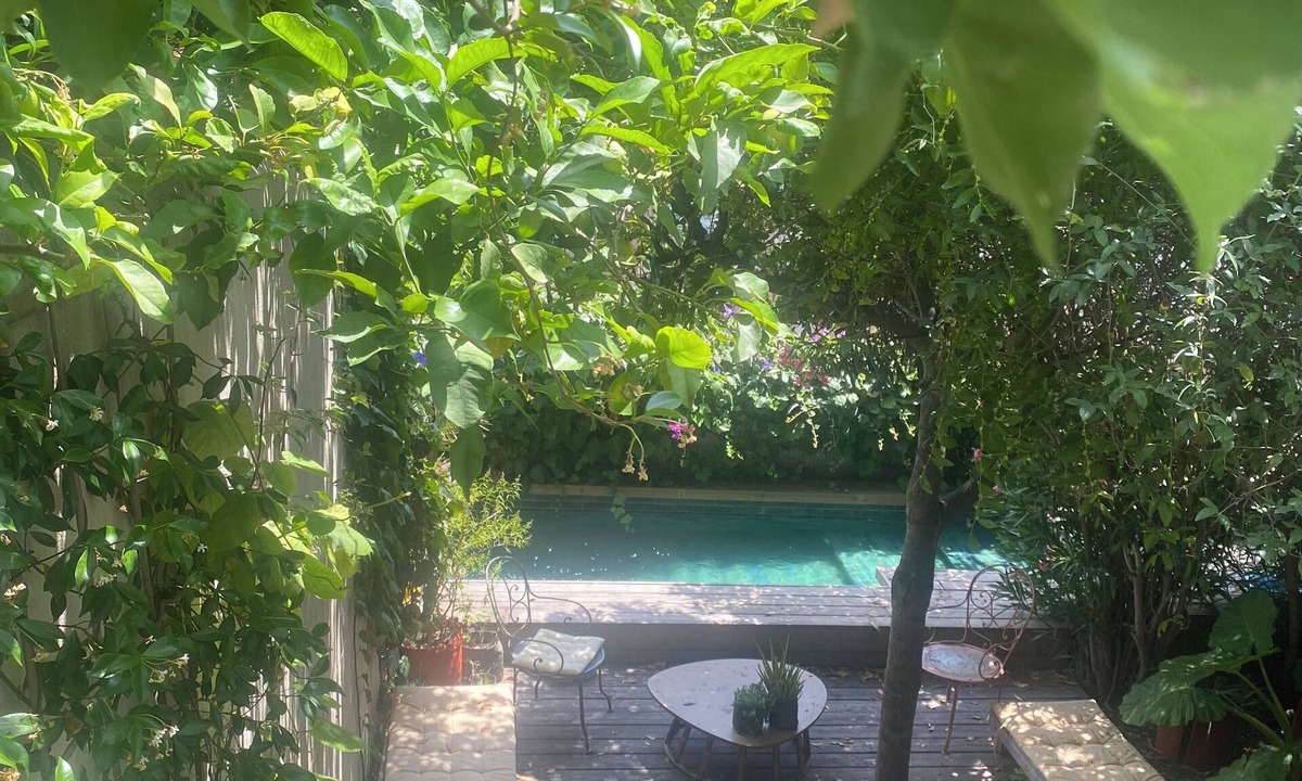 Saint-Charles House | Grande Maison, terrasse, bassin, quartier Arty, 20' plage à vélo, idéal famille.