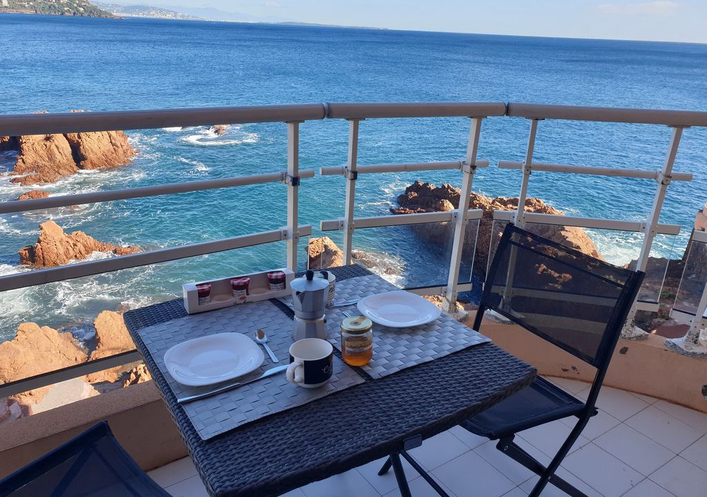Le Trayas Apartment | Great studio with sea view