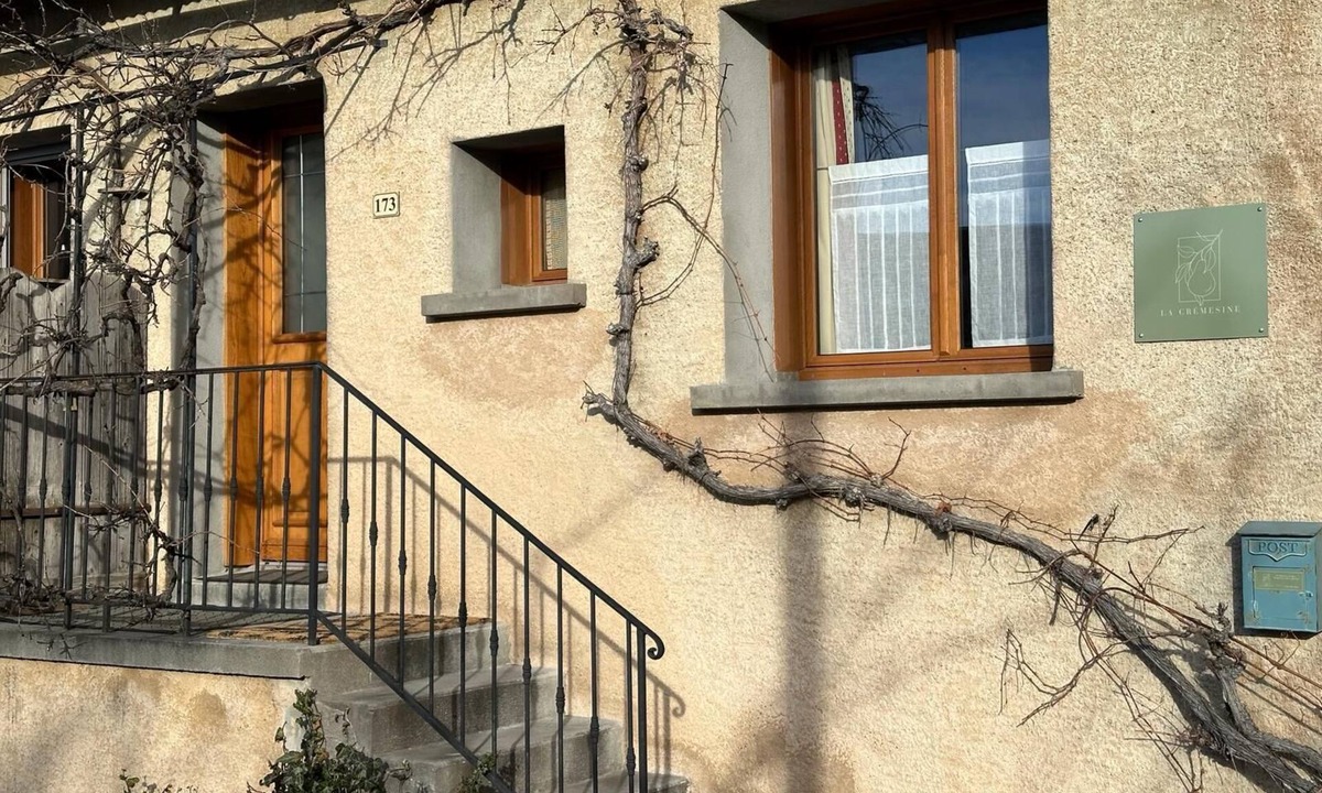 Baratier House | Holiday Home 'La Crémesine' with Mountain View, Private Terrace and Wi-Fi