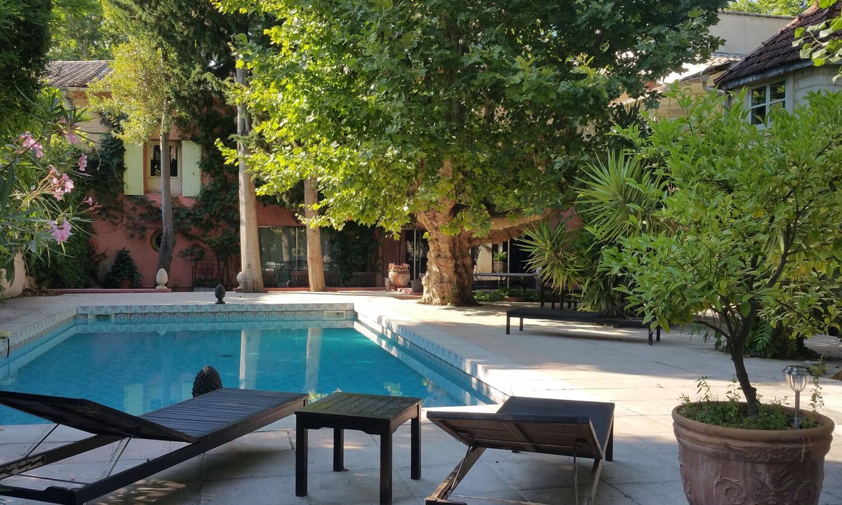 Marsillargues House | Holiday Home with Private Pool, Private Terrace and Wi-Fi