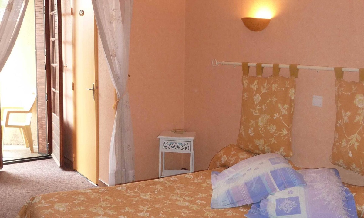 Saumane-de-Vaucluse Hotel | Hotel La Font de Lauro