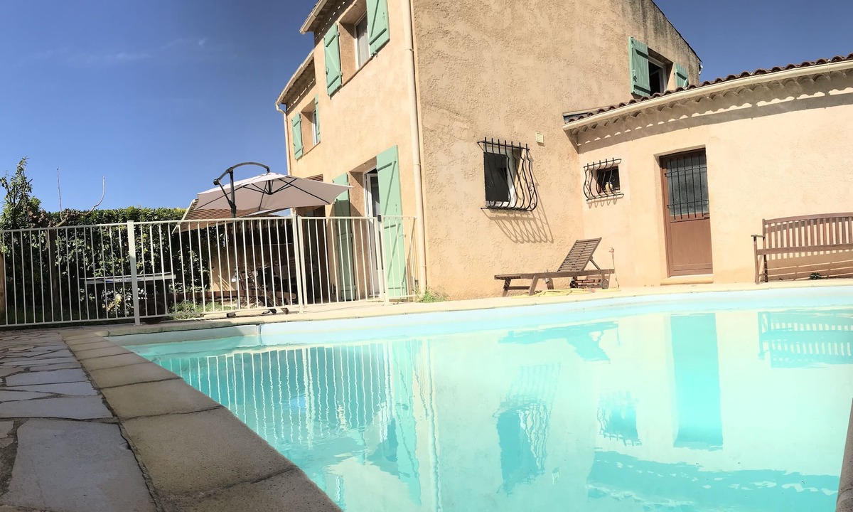 Bastide Giraud House | House for rent in in the cote d'azur with private garden and swimming pool