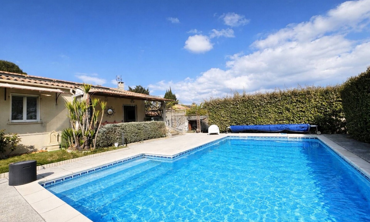 Chateauneuf-de-Gadagne House | House in Provence with swimming pool, jacuzzi, garden on one level