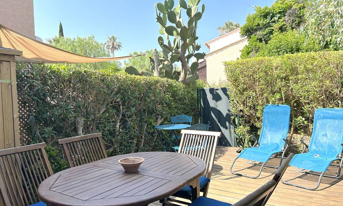 Le Lavandou House | House with pool and parking, near beach for 6 people