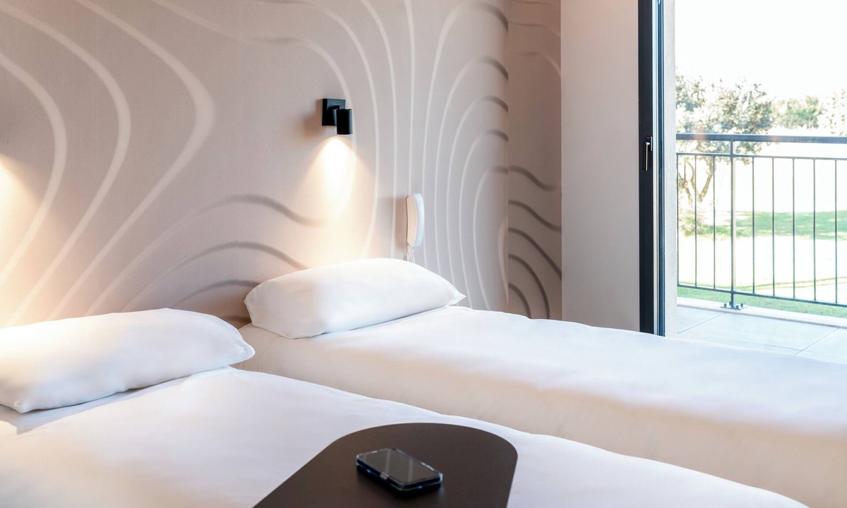 Cabries Hotel | Ibis Styles Cabriès Aix-En-Provence Tgv
