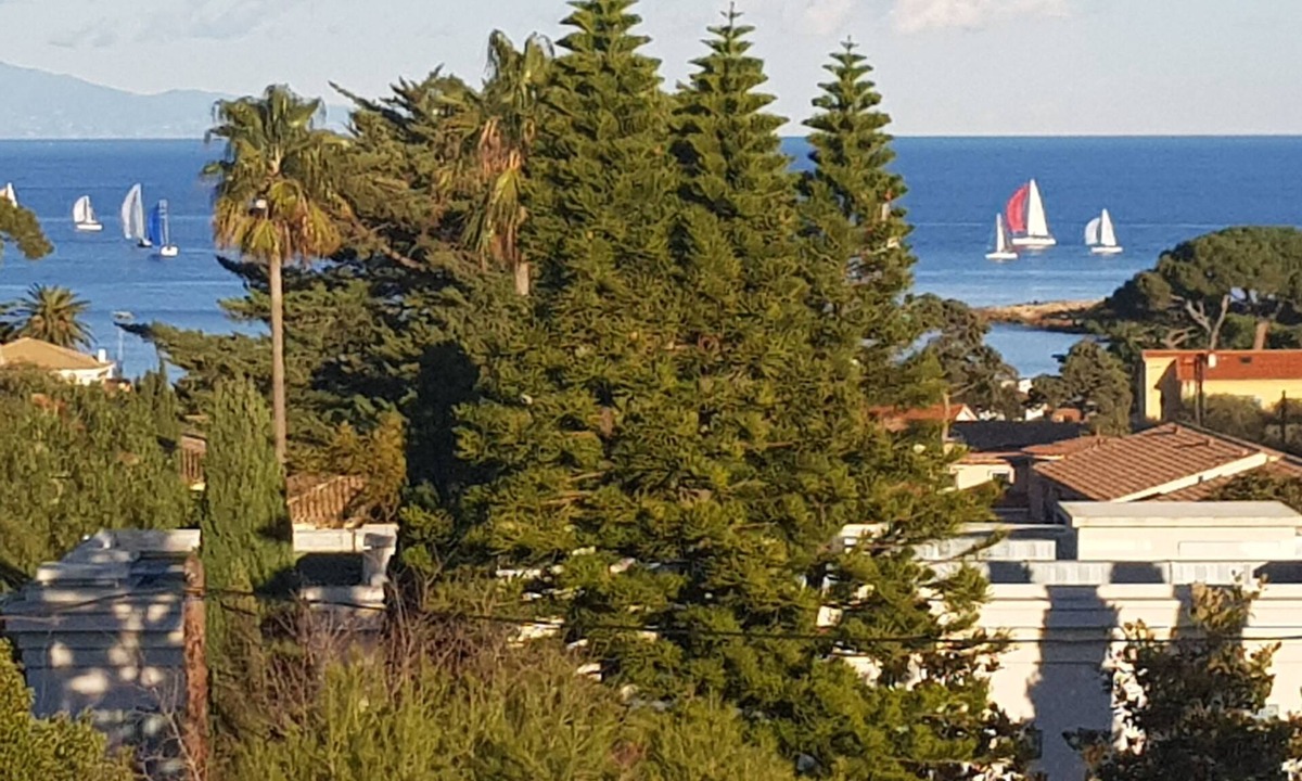 Cap-d'Antibes Apartment | IN THE HEART OF CAP D'ANTIBES Near the Garoupe beaches