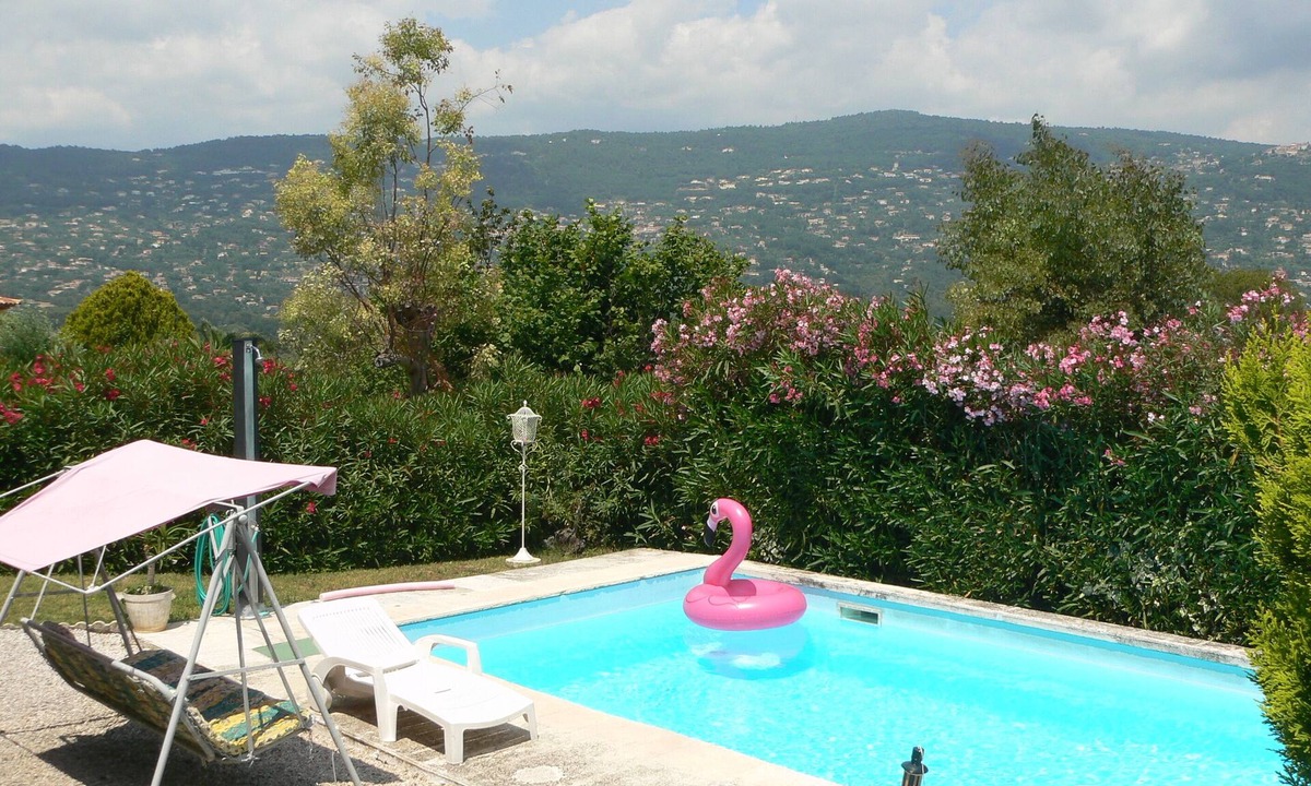 Peymeinade Apartment | Independent entrance, private terrace, garden, swimming pool, free parking.